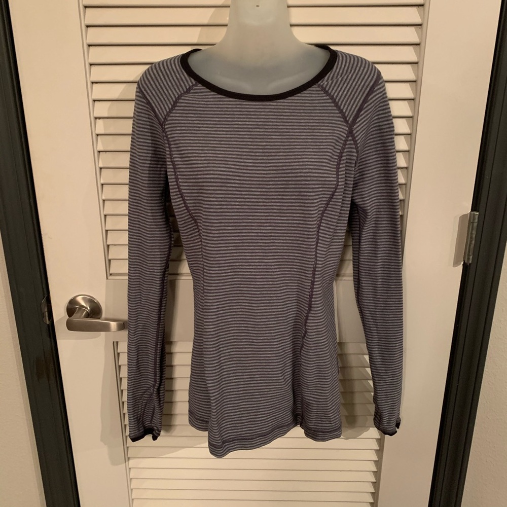 Size 10 Lululemon Athletic Long-Sleeve Top
